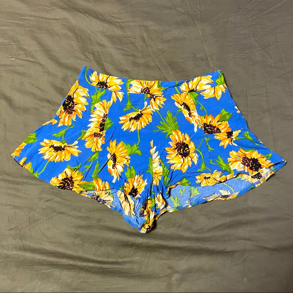 Rumor Boutique LF Sunflower Flowy Shorts in Blue